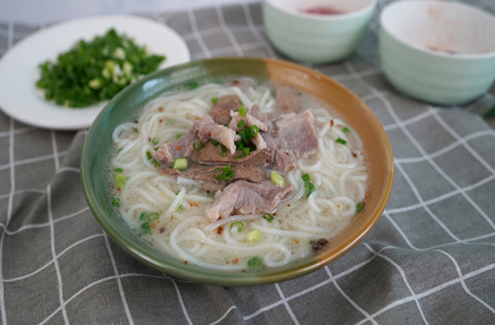 松北原味汤粉王培训